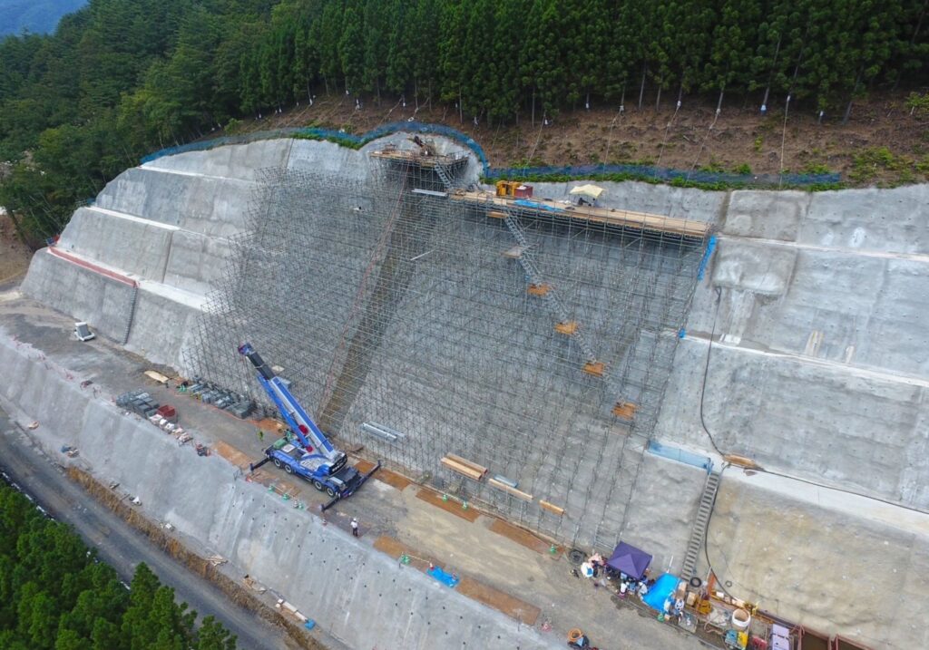 岩手県 釜石市 足場工事 法面足場 吊足場 プラント足場 鳶工事 土木工事 各種リース vmax 土木工事 リフォーム工事 システム吊り足場