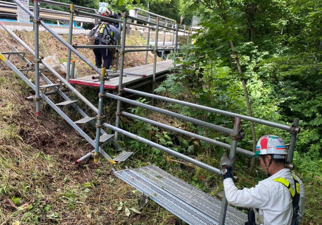 岩手県 釜石市 足場工事 法面足場 吊足場 プラント足場 鳶工事 土木工事 各種リース vmax 土木工事 リフォーム工事 システム吊り足場